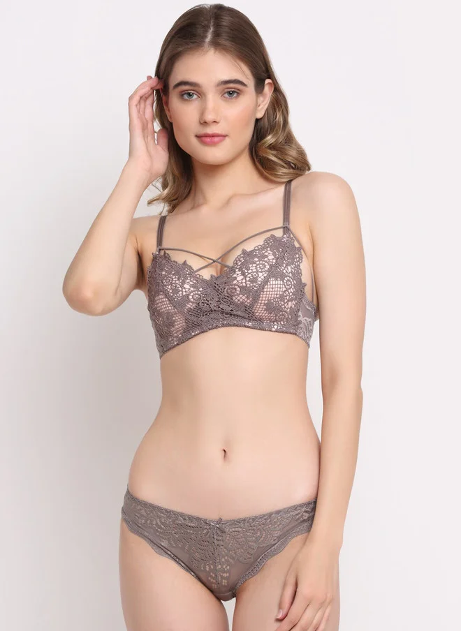 ليس اند مي  Laceandme Women Taupe-Colored Crochet Self Design Lace Lingerie Set